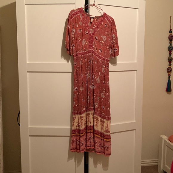 This summery maxi dress by Knox rose is on sale for $20 - Picture 1 of 4